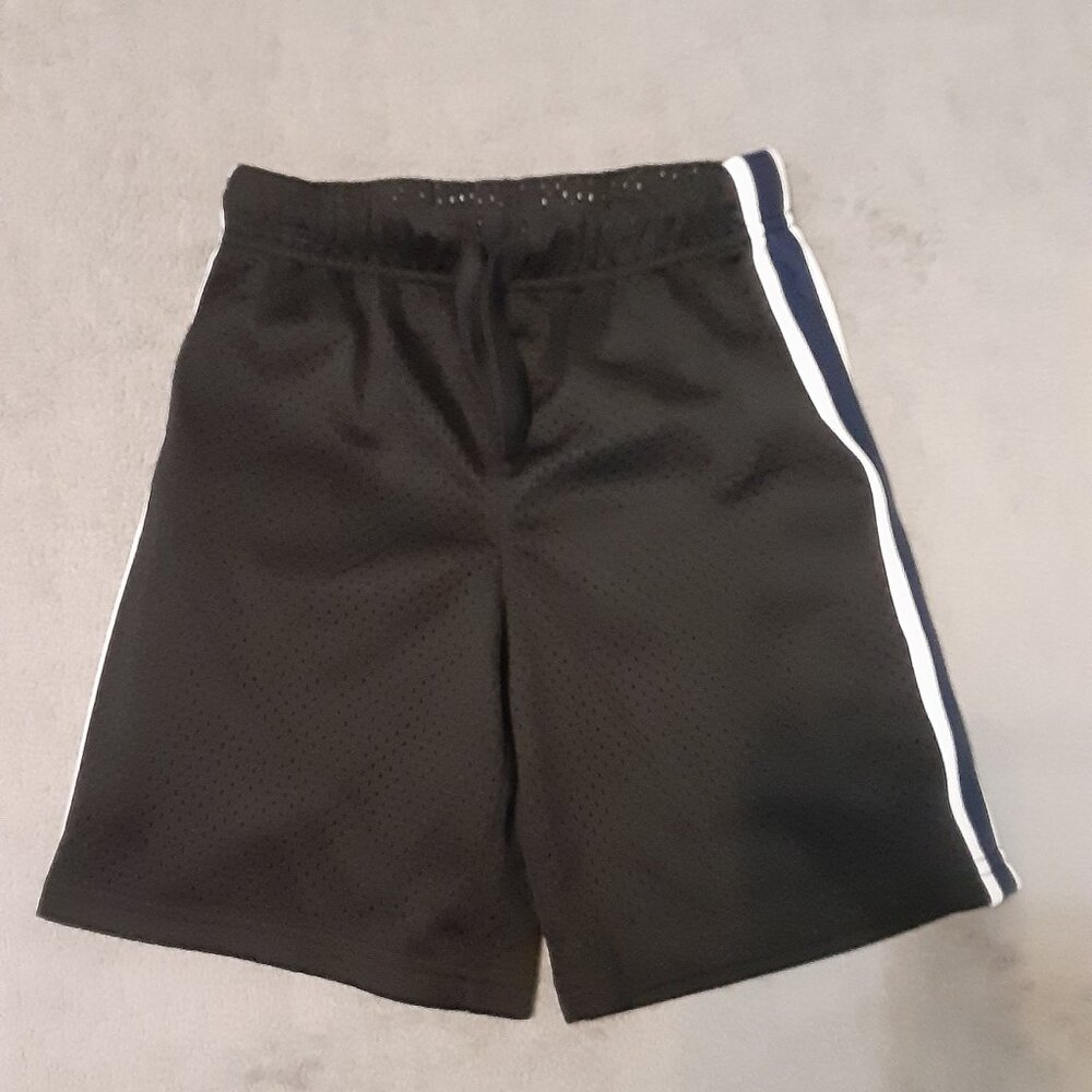 Boys Size 5T Oshkosh B'gosh Active Mesh Shorts Black & White